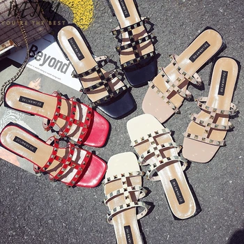 2020 mados moterų sandalai butas želė batai lankas V fifo stud paplūdimio bateliai vasaros kniedės Thong šlepetės sandalai nuogas