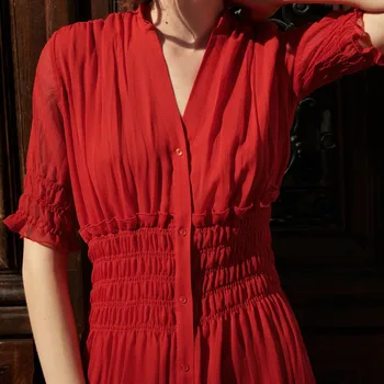 Naujas moterų 2021 m. vasarą raudona prancūzijos V-kaklo burbulas trumpas rankovėmis mygtuką-papuoštas elastinga plisuotos juosmens ilga Suknelė